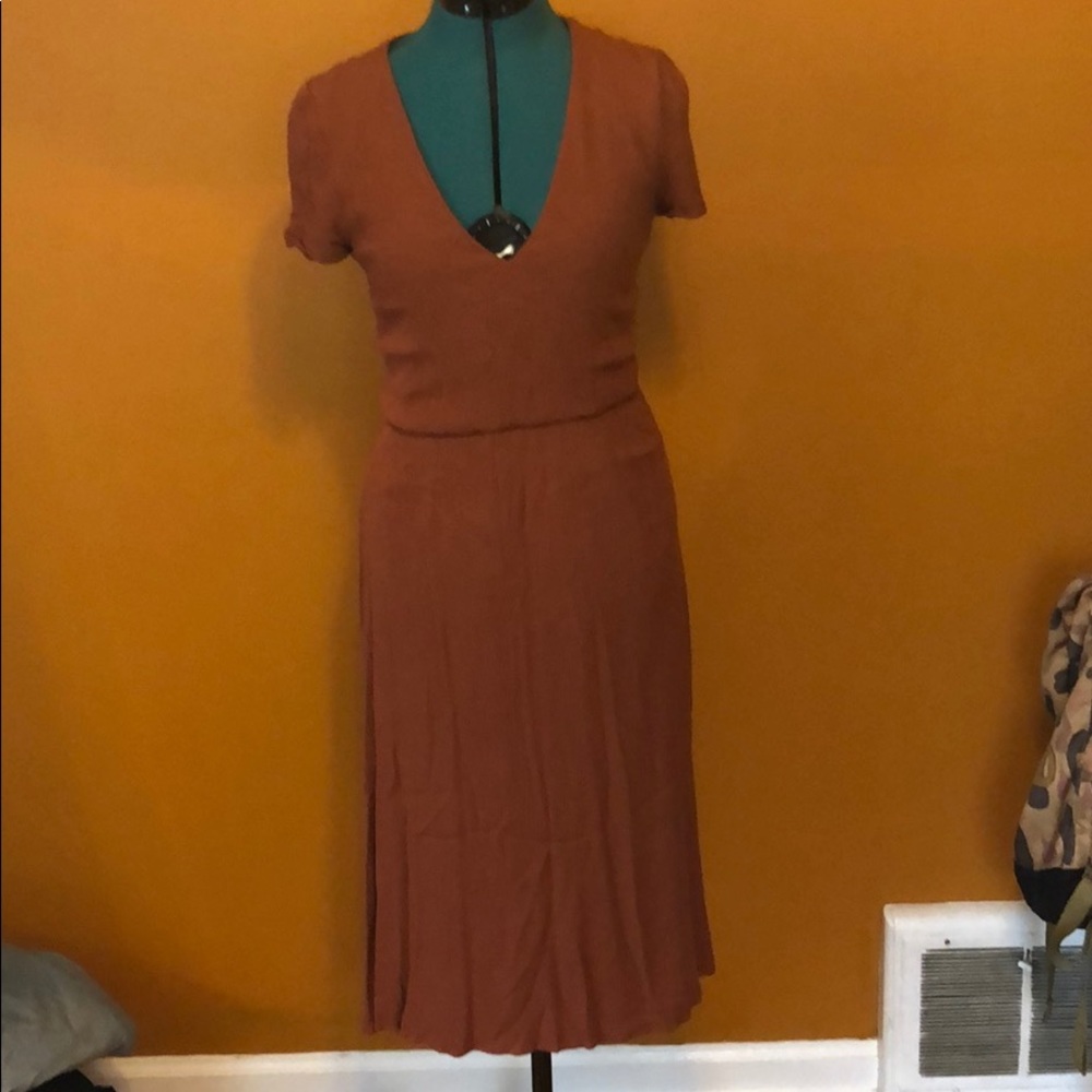 Wayf midi dress size medium